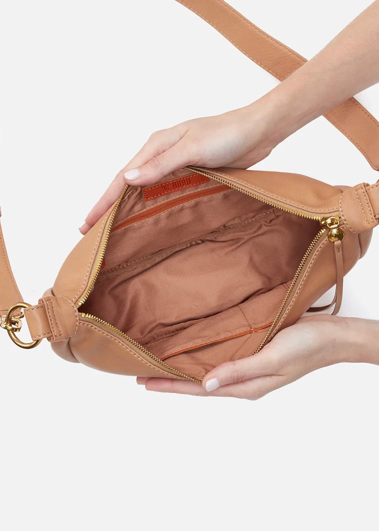 Knox Sling Bag in Sandstorm