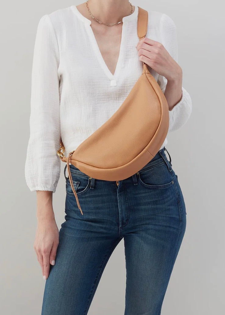 Knox Sling Bag in Sandstorm