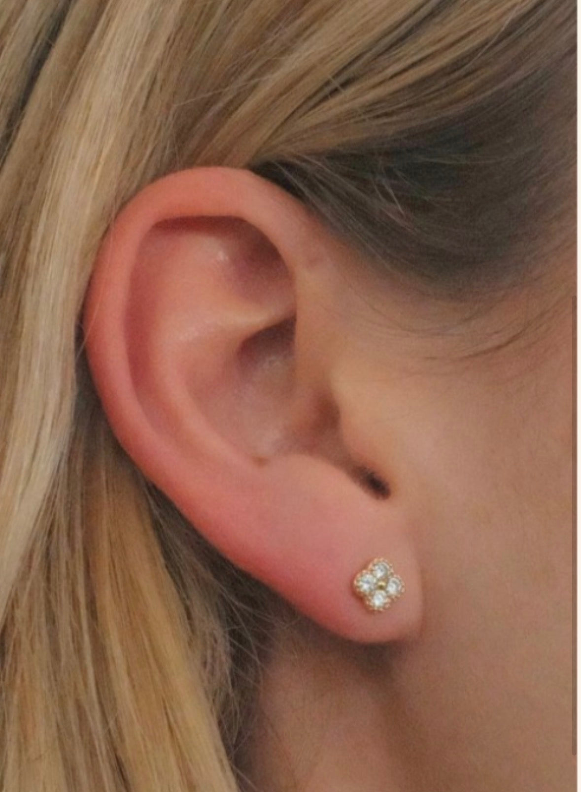 Cherise Clover Stud